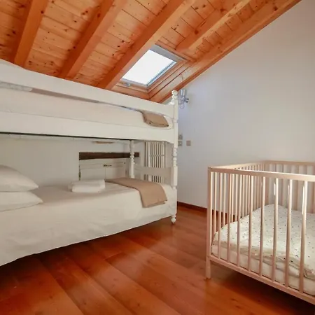 Apartman Contempora - Ca' Brenta Attic - Valle Intelvi -